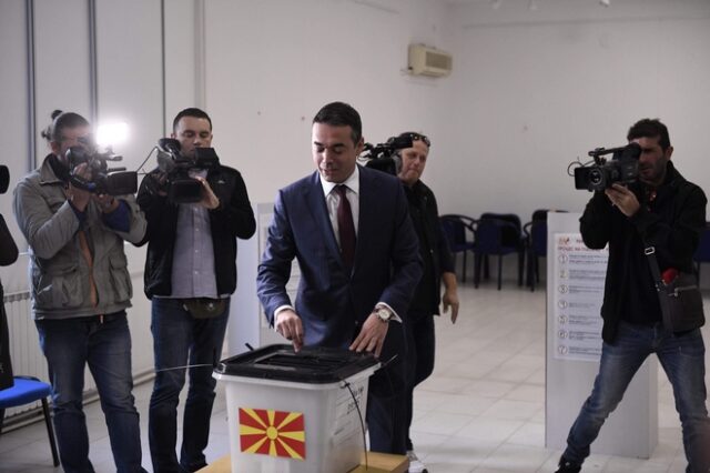Δημοψήφισμα στα Σκόπια: Ψήφισε ο Ντιμιτρόφ