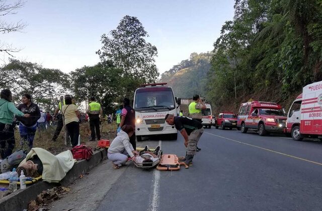 Ισημερινός: 12 νεκροί σε τροχαίο με λεωφορείο