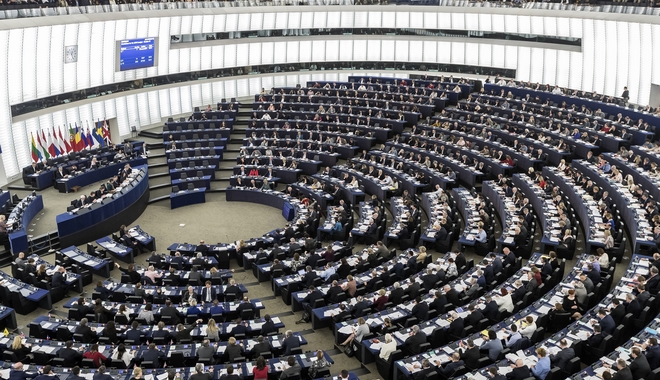 Ευρωκοινοβούλιο: Ζητείται απαγόρευση των νεοφασιστικών ομάδων στην ΕΕ
