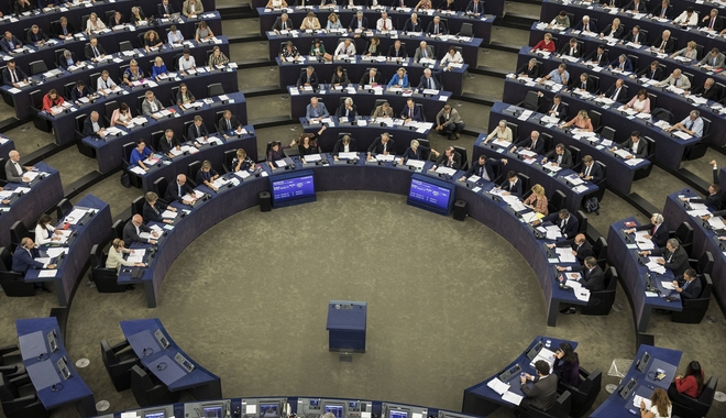 Δημοσκόπηση: Προς διπλασιασμό εδρών στο Ευρωπαϊκό Κοινοβούλιο τα ακροδεξιά κόμματα