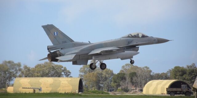 Το δίλημμα στον εκσυγχρονισμό των F-16