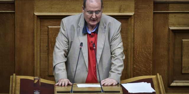 Ν. Φίλης: Προτροπή μέσω Π. Μπουκάλα για άρση των εμπάργκο σε ΣΚΑΪ κι ΕΡΤ