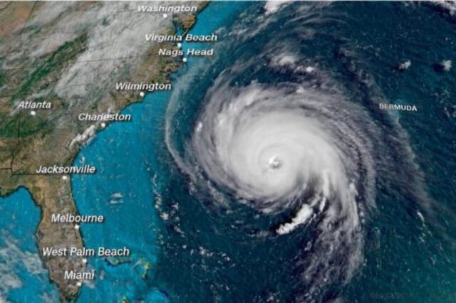 Florence: Συγκλονιστικά καρέ πάνω από το μάτι του τυφώνα