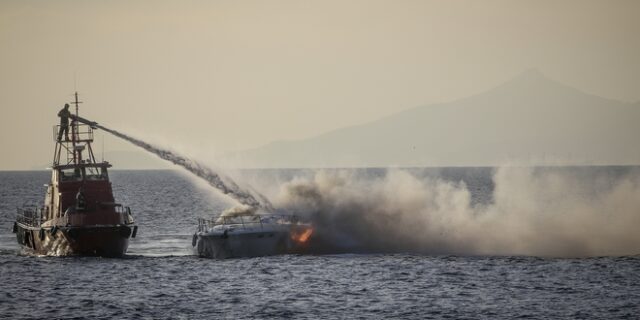 Φωτιά σε ιστιοφόρο στη Σίφνο