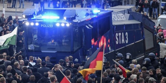 Γερμανία: Εννέα τραυματίες σε συγκρούσεις ακροδεξιών με αντιφασίστες διαδηλωτές