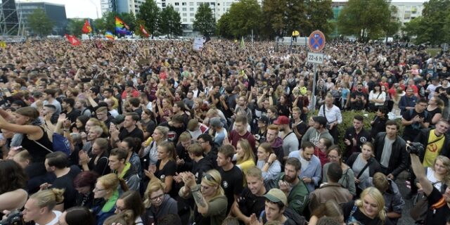 Γερμανία: 50.000 άνθρωποι σε συναυλία – διαμαρτυρία κατά της ακροδεξιάς