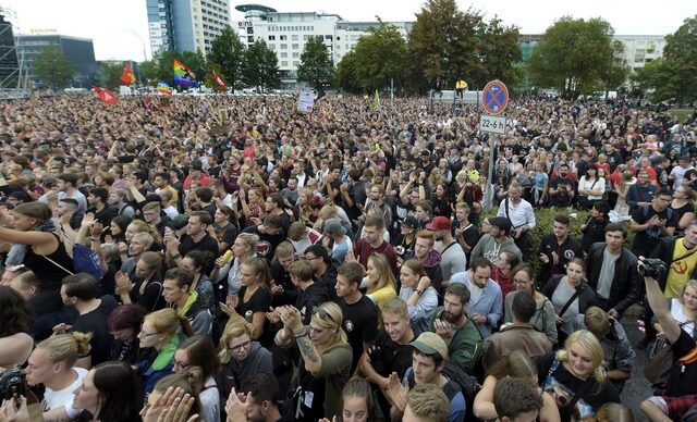Γερμανία: 50.000 άνθρωποι σε συναυλία – διαμαρτυρία κατά της ακροδεξιάς