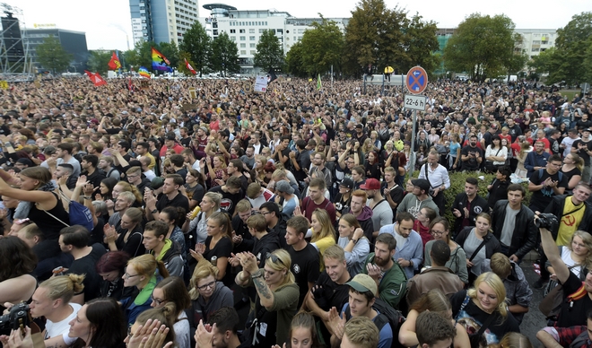 Γερμανία: 50.000 άνθρωποι σε συναυλία – διαμαρτυρία κατά της ακροδεξιάς