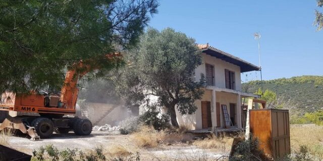 Συνεχίζονται οι κατεδαφίσεις – Συνεργεία γκρέμισαν αυθαίρετο στο Γραμματικό
