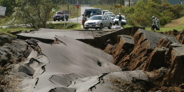 Ιαπωνία: Κατέρρευσαν κτίρια από τον σεισμό των 6,7 Ρίχτερ