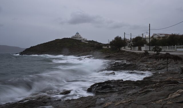 Κυκλώνας “Ζορμπάς”: Έφτασε στην Δυτική Ελλάδα