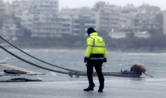 Προβλήματα στα ακτοπλοϊκά δρομολόγια από Πειραιά, Ραφήνα και Λαύριο, λόγω ισχυρών ανέμων