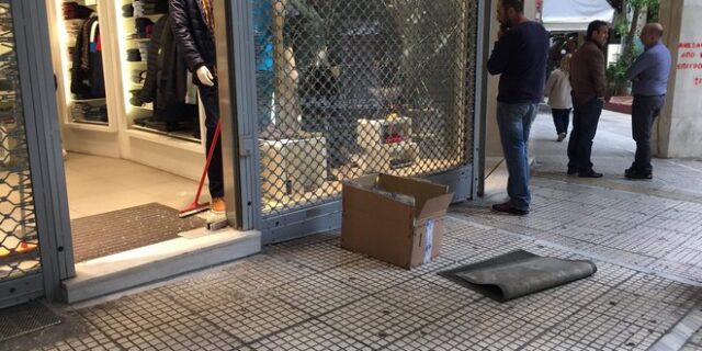 Ομόνοια: Καταστροφές σε καταστήματα δίπλα στο κοσμηματοπωλείο όπου πέθανε ο Ζακ Κωστόπουλος
