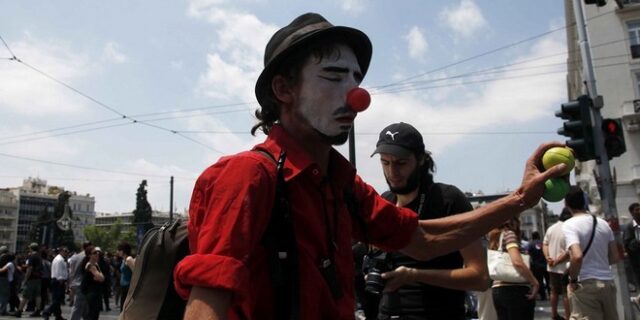 Οι αποφασισμένοι γελωτοποιοί και οι αναποφάσιστοι ψηφοφόροι