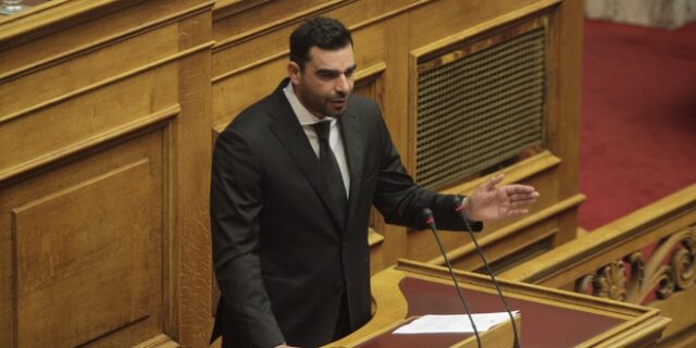 Αγρια επίθεση με καδρόνια στον Κωνσταντινέα – Φώναζαν συνθήματα για τη Μακεδονία