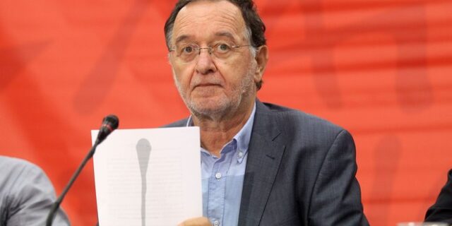 Ο Παναγιώτης Λαφαζάνης απαντά στις ερωτήσεις των ακροατών