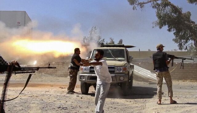 Βυθίζεται στο χάος η Λιβύη: Νέες μάχες και εντεινόμενη σύγχυση