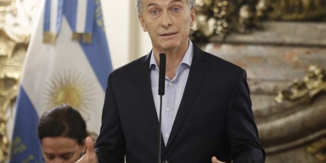 Χτύπησε “κόκκινο” ο πληθωρισμός, πανικόβλητος ο Μάκρι ανέβαλε περιοδεία στην Ευρώπη