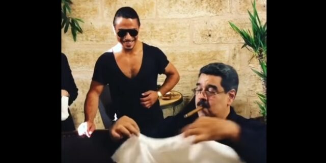 Βενεζουέλα: O Μαδούρο έφαγε με πούρο σε εστιατόριο του Salt Bae