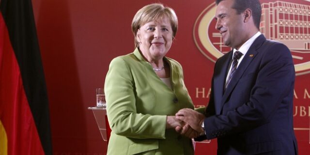 Η Μέρκελ στα Σκόπια: Η έγκριση της συμφωνίας προϋπόθεση για ένταξη σε ΕΕ και ΝΑΤΟ