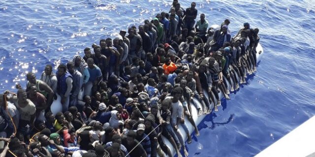 Κράτηση των μεταναστών σε πλοία προτείνουν Αυστρία και Ιταλία