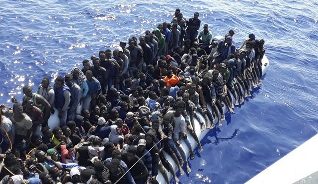 Κράτηση των μεταναστών σε πλοία προτείνουν Αυστρία και Ιταλία