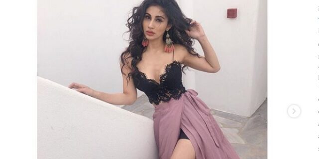 Μούνι Ρόι: Η σταρ του Bollywood γιορτάζει τα γενέθλιά της στην Ελλάδα με τις φίλες της