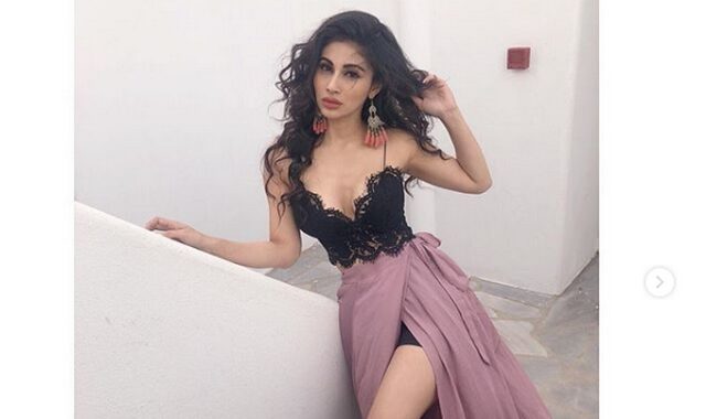 Μούνι Ρόι: Η σταρ του Bollywood γιορτάζει τα γενέθλιά της στην Ελλάδα με τις φίλες της