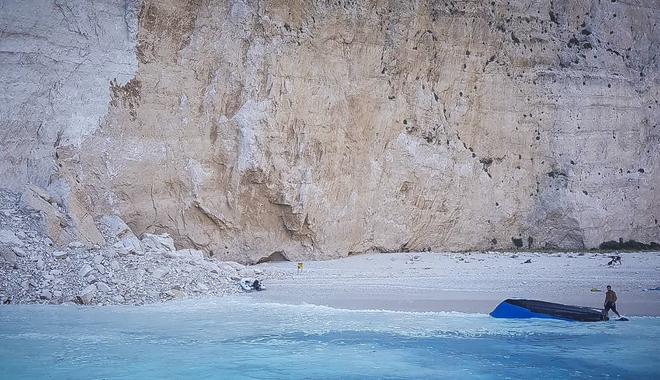 Σεισμός στη Ζάκυνθο: Σε κατάσταση έκτακτης ανάγκης το νησί – Άλλαξε χρώμα η θάλασσα από τις κατολισθήσεις