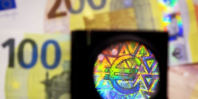 Αυτά είναι τα νέα χαρτονομίσματα των 100 και 200 ευρώ