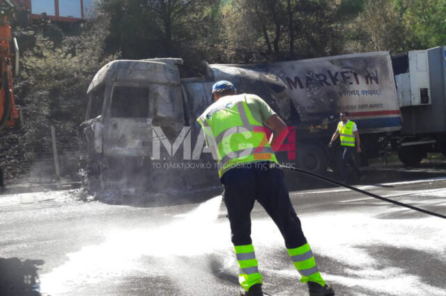 Υπό έλεγχο η φωτιά σε φορτηγό στην Εθνική Οδό Αθηνών – Λαμίας
