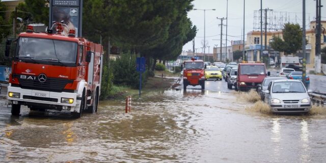 Κυκλώνας Ζορμπάς: 1.300 κλήσεις στην πυροσβεστική για βοήθεια