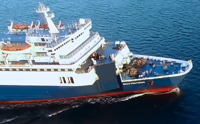 Πρόσκρουση επιβατηγών πλοίων στο λιμάνι του Πειραιά