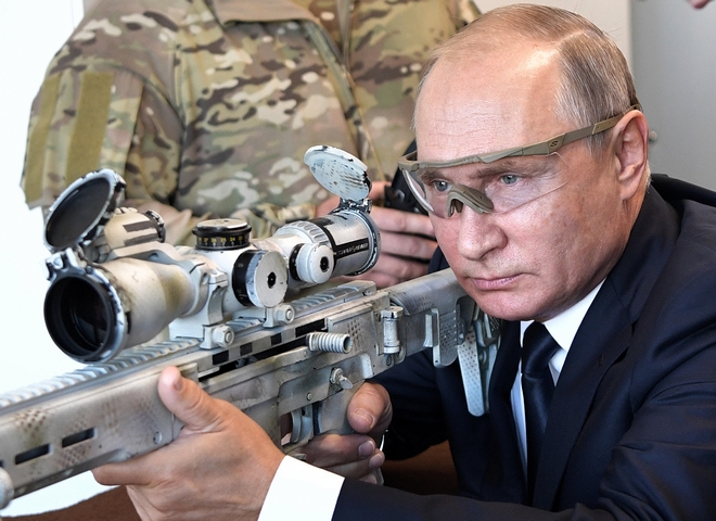 Εντολή Πούτιν για “έξυπνους” πυραύλους και πολεμοφόδια