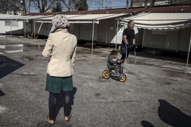 Μυτιλήνη: Επιτέθηκαν σε 9χρονη επειδή φορούσε μαντήλι και την πέρασαν για προσφυγοπούλα