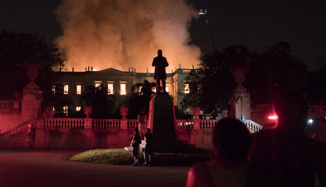 Απίστευτη καταστροφή στο Ρίο ντε Τζανέιρο: Τεράστια φωτιά κατέστρεψε το Εθνικό Μουσείο