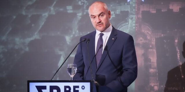 Σαββάκης για κατώτατο μισθό: Αύξηση χωρίς να πληγεί η ανταγωνιστικότητα των επιχειρήσεων