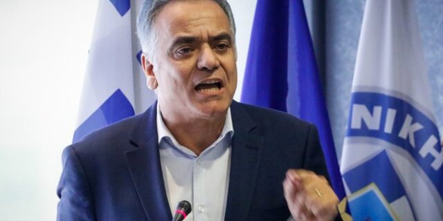 Σκουρλέτης: “Η Φώφη βρίσκεται σε άλλο πλανήτη. Θα το πληρώσει πολιτικά”