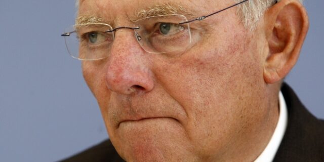 Σόιμπλε: Κίνδυνος να θεωρούμε τη δημοκρατία δεδομένη