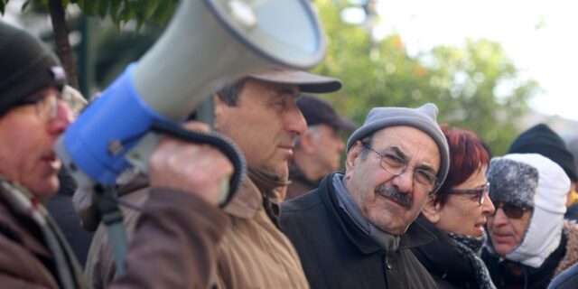 Πρόεδρος συνταξιούχων: “Θανατηφόρες” οι περικοπές στις συντάξεις