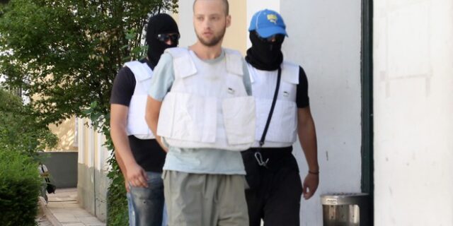 Αποζημίωση για τον εγκλεισμό του διεκδικεί ο Τάσος Θεοφίλου