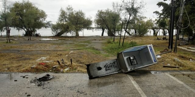 Ο κυκλώνας Ζορμπάς “σφυροκοπά” την χώρα – Πού υπάρχουν προβλήματα και πώς θα κινηθεί
