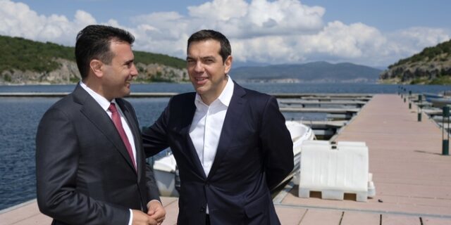 Το μπράβο Τσίπρα σε Ζάεφ για την απόφαση να συνεχίσει στην εφαρμογή της συμφωνίας