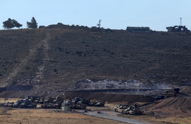 Κλιμακώνεται η ένταση στο Ιντλίμπ της Συρίας: Τουρκικά άρματα προωθούνται στα σύνορα