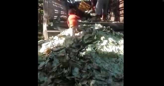 Στη Βενεζουέλα πετάνε τα χαρτονομίσματα στα σκουπίδια