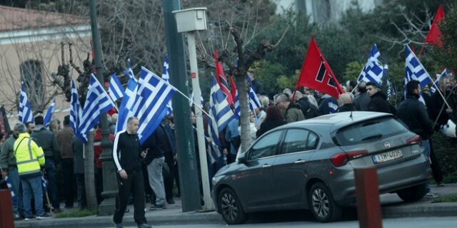 Απειλούν ενοίκους πολυκατοικίας: “Διώξτε τους πρόσφυγες αλλιώς θα έρθει η Χρυσή Αυγή”