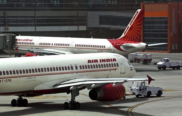 Αεροσυνοδός της Αir India έπεσε από το αεροπλάνο