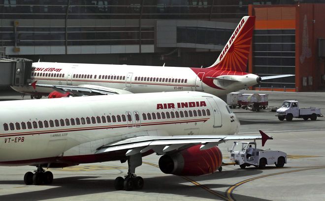 Αεροσυνοδός της Αir India έπεσε από το αεροπλάνο