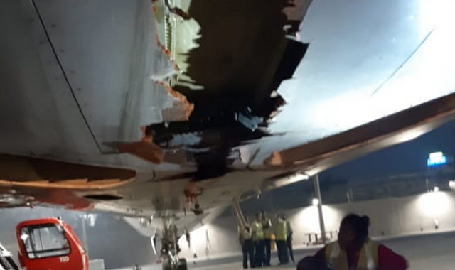 Αεροπλάνο έπεσε σε τοίχο αεροδρομίου και συνέχισε την πτήση του