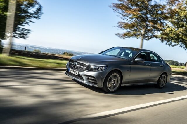 Η Mercedes-Benz επιταχύνει στον δρόμο προς την ηλεκτροκίνηση